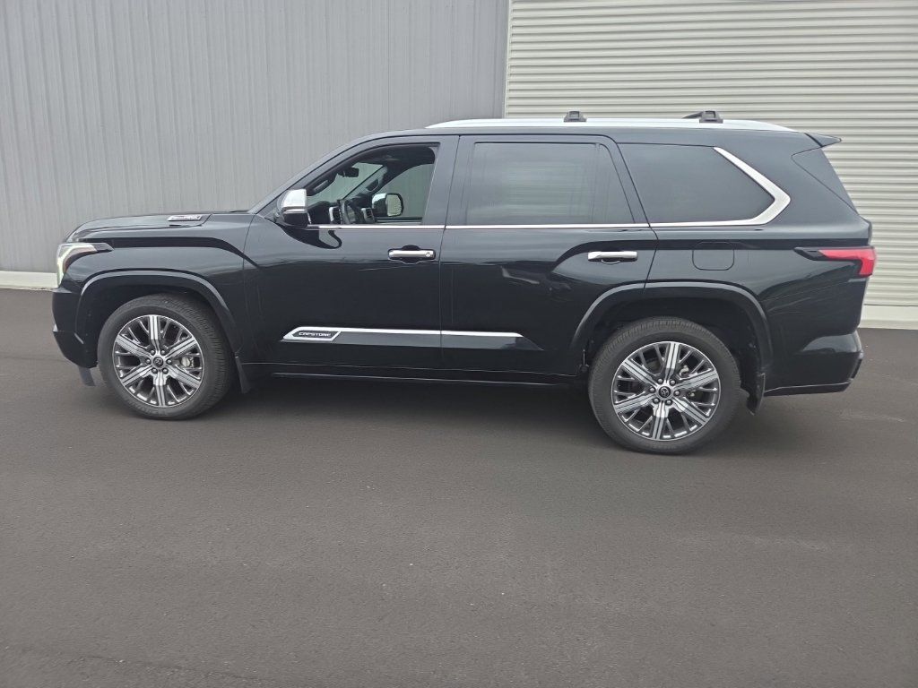 Used 2024 Toyota Sequoia Capstone AWD/4WD image 7