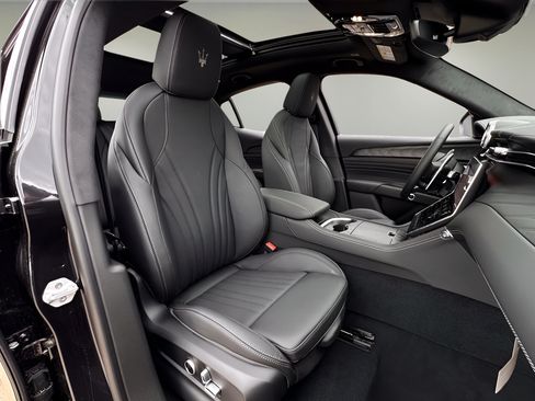 New 2025 Maserati Grecale Modena AWD/4WD image 12