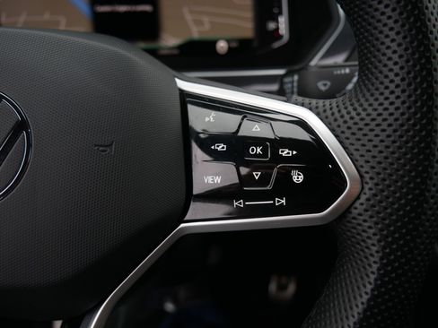 Used 2022 Volkswagen Tiguan SEL R-Line image 29