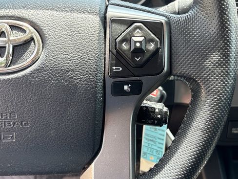 Used 2017 Toyota Tacoma SR5 w/ Tow Package RWD image 20