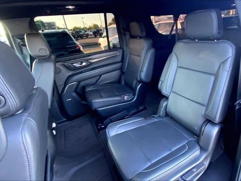 Used 2023 GMC Yukon XL Denali AWD/4WD image 20