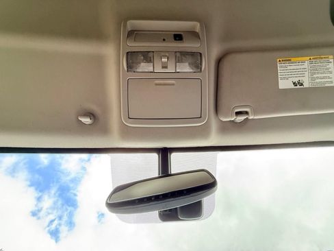 Used 2019 Nissan Titan SV w/ SV Convenience Package RWD image 52