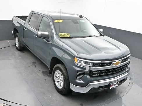 Used 2025 Chevrolet Silverado 1500 LT AWD/4WD image 36