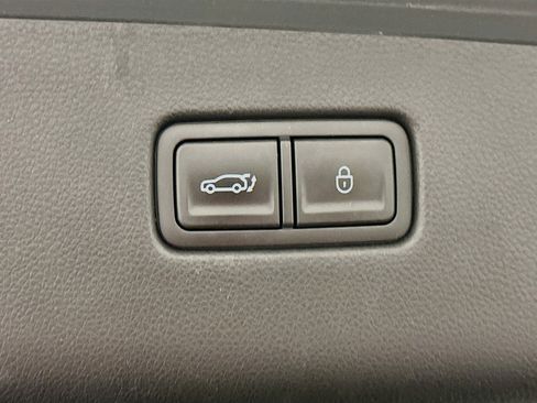 Used 2025 Genesis GV70 2.5T AWD/4WD image 31