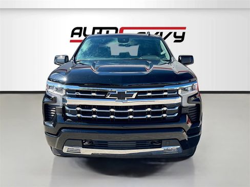 Used 2023 Chevrolet Silverado 1500 RST image 2
