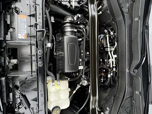 Used 2023 Ford Explorer ST-Line image 28