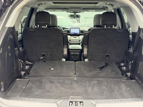 Used 2020 Ford Explorer XLT w/ Equipment Group 202A AWD/4WD image 6