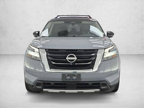 Used 2024 Nissan Pathfinder SL AWD/4WD image 2