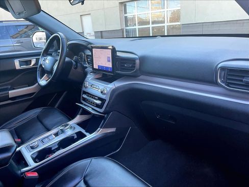 Used 2023 Ford Explorer XLT w/ Equipment Group 202A image 14