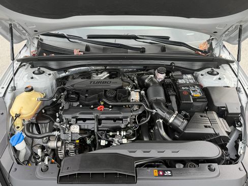 Used 2023 Kia K5 GT-Line image 11