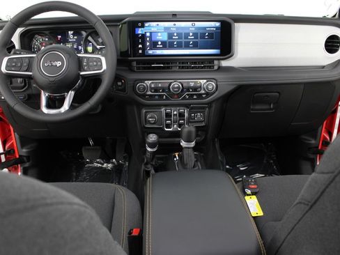 Used 2025 Jeep Wrangler Unlimited Sahara w/ Safety Group AWD/4WD image 9