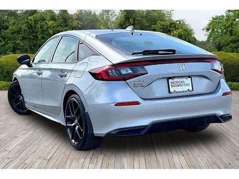Used 2023 Honda Civic Sport image 3