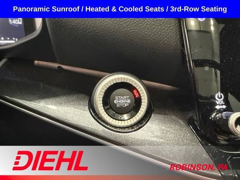 Used 2023 Jeep Wagoneer L 4WD w/ Premium Group I image 33