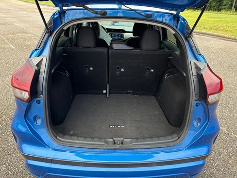 Used 2021 Nissan Kicks SV FWD image 6