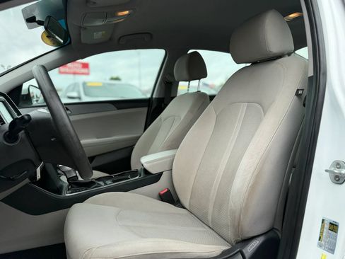 Used 2019 Hyundai Sonata SE FWD image 12