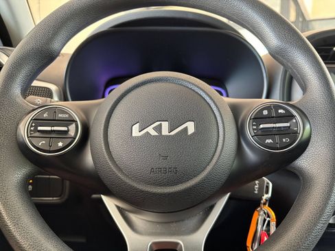 Used 2025 Kia Soul LX w/ LX Technology Package FWD image 25