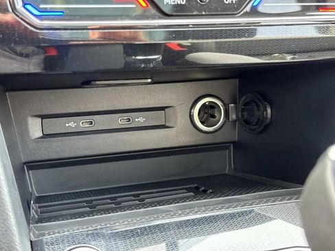 New 2025 Volkswagen Taos SE image 26