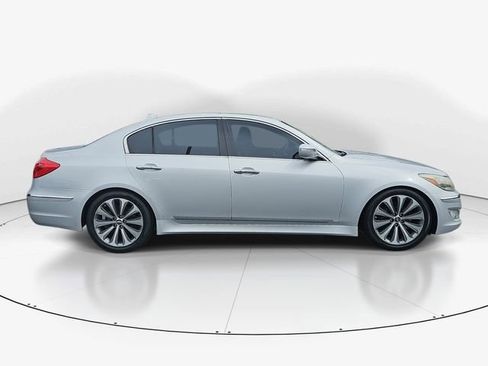 Used 2014 Hyundai Genesis 5.0 R-Spec RWD image 2