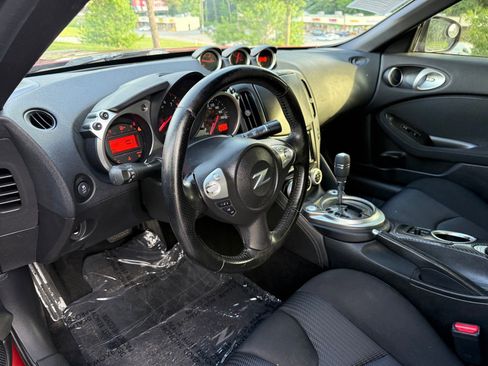 Used 2016 Nissan 370Z Coupe RWD image 21