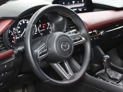 Used 2020 MAZDA MAZDA3 Hatchback w/ Premium Package FWD image 12