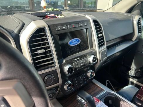 Used 2020 Ford F150 Lariat w/ Equipment Group 502A Luxury AWD/4WD image 13