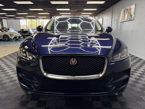 Used 2017 Jaguar F-PACE Prestige image 4