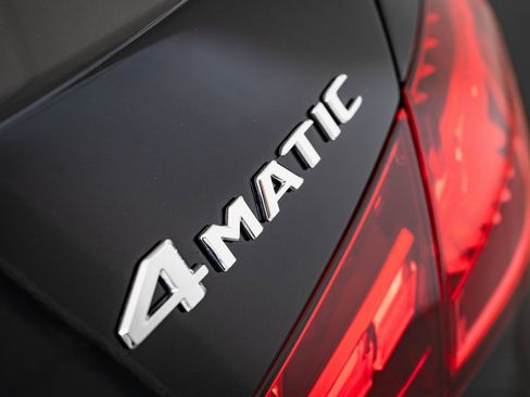 Used 2025 Mercedes-Benz C 300 C 300 image 9