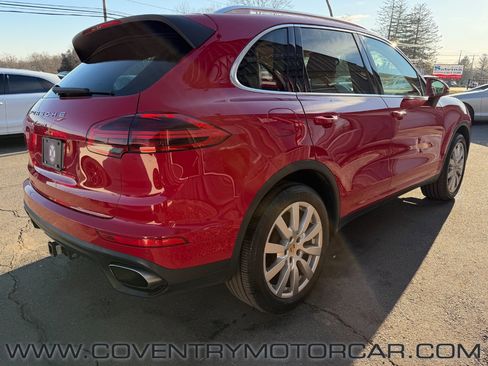 Used 2016 Porsche Cayenne base image 5