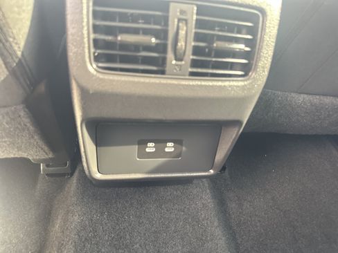 Used 2025 Nissan Rogue SV FWD image 23