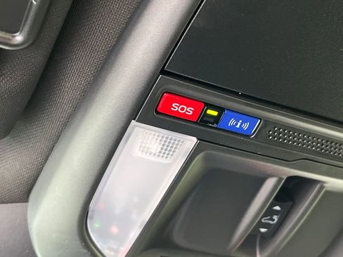 Used 2025 Subaru Forester Limited image 41