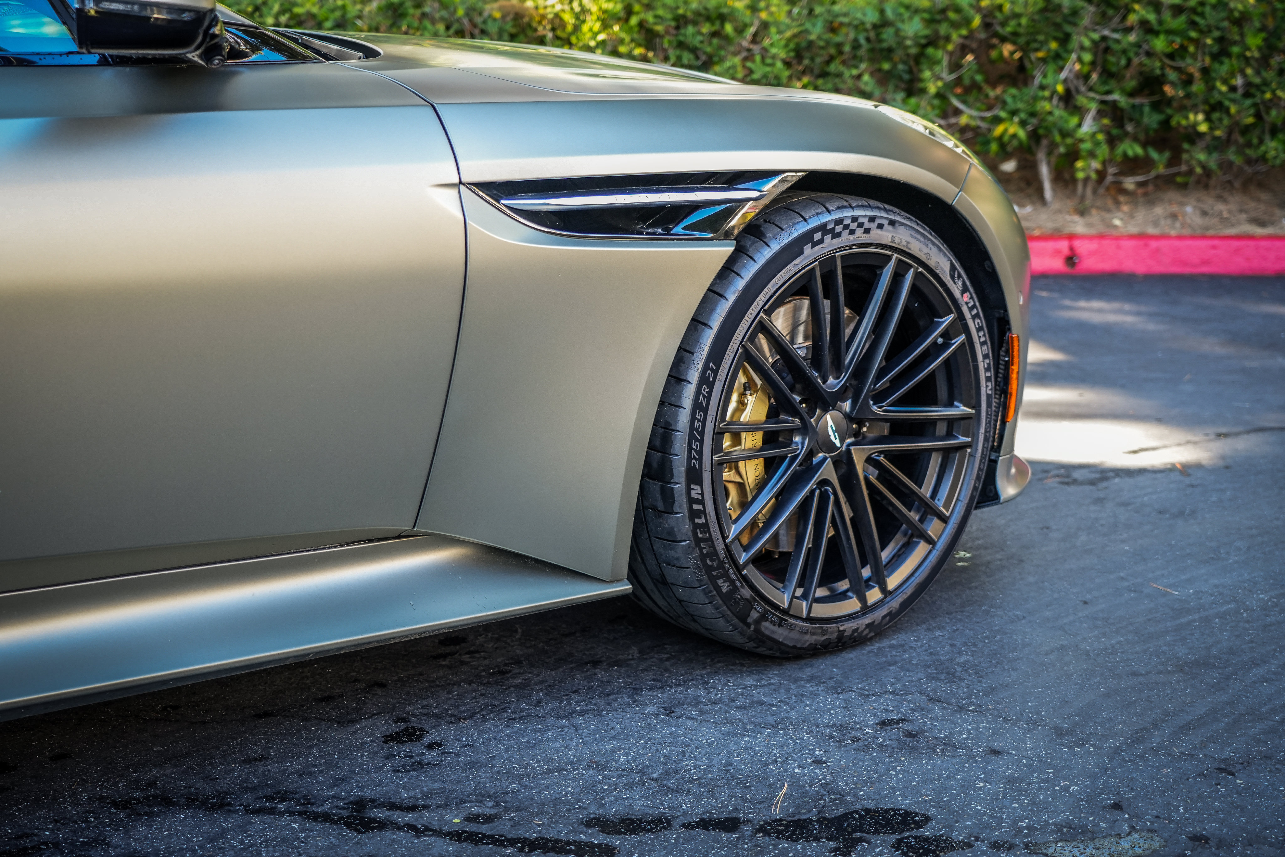 Used 2024 Aston Martin DB12 Coupe RWD image 6