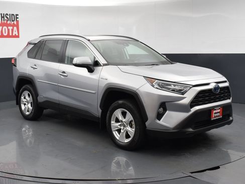 Used 2021 Toyota RAV4 XLE w/ Convenience Package AWD/4WD image 6