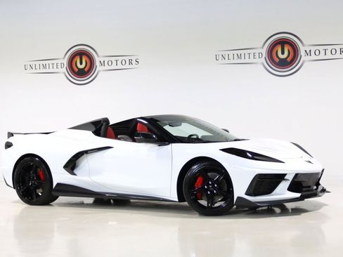 Used 2024 Chevrolet Corvette Stingray Premium Conv w/ Z51 Performance Package RWD image 7
