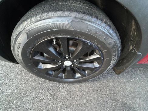 Used 2016 Kia Sorento EX image 39