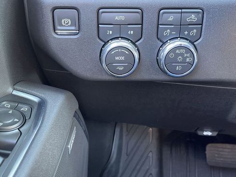 New 2026 GMC Sierra 1500 Elevation w/ Elevation Premium Package AWD/4WD image 18