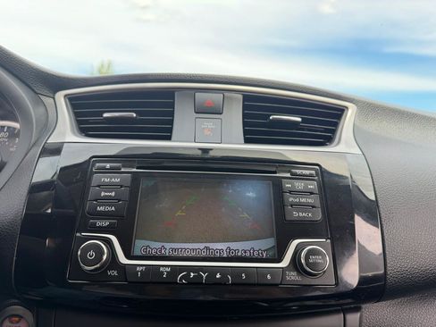 Used 2017 Nissan Sentra SV FWD image 13