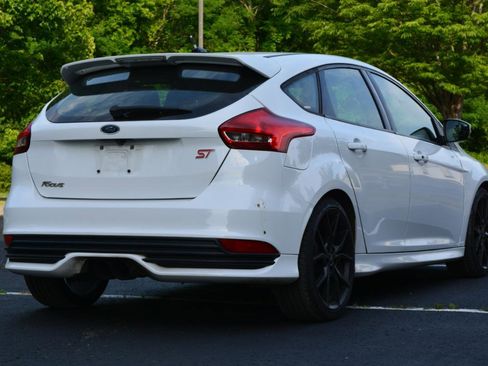 Used 2016 Ford Focus ST w/ Equipment Group 401A FWD image 5