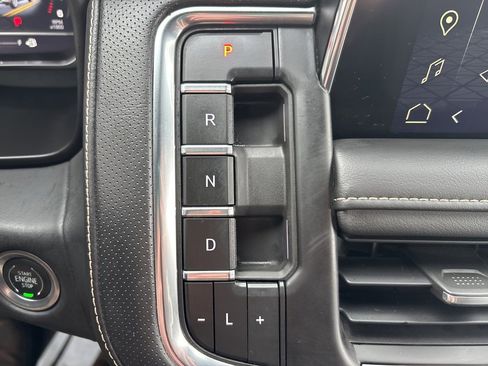 Used 2023 GMC Yukon SLT w/ SLT Premium Package image 30