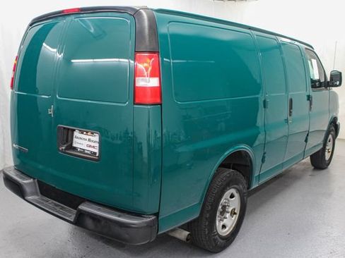 Used 2019 Chevrolet Express 3500 w/ Driver Convenience Package RWD image 12
