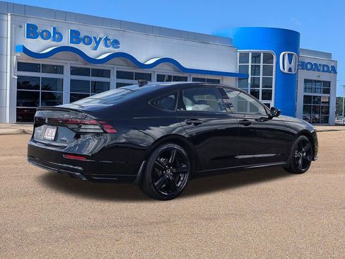 Used 2024 Honda Accord Sport image 5