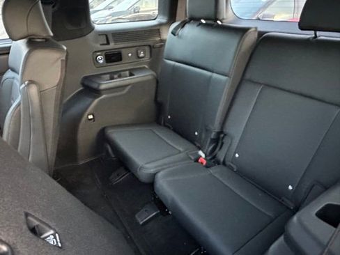 Used 2025 Hyundai Santa Fe Calligraphy w/ Tow & Go Package image 17