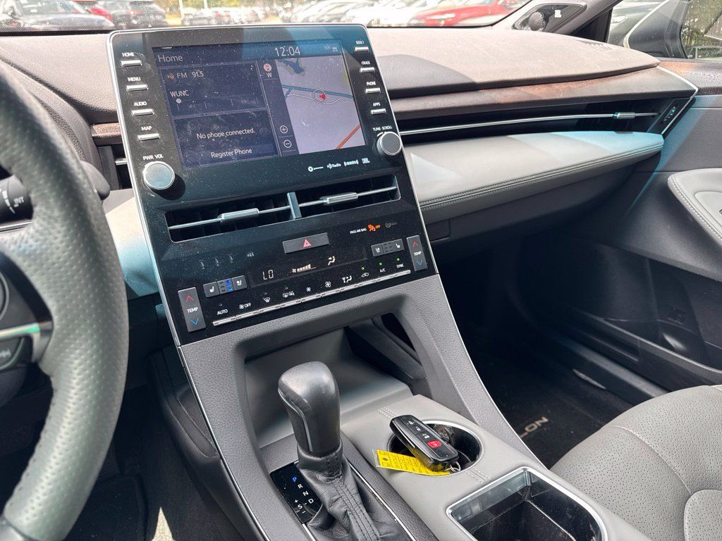 Used 2021 Toyota Avalon Limited w/ Advanced Safety Package FWD image 4
