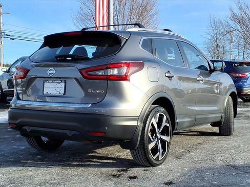 Used 2020 Nissan Rogue Sport SL image 3