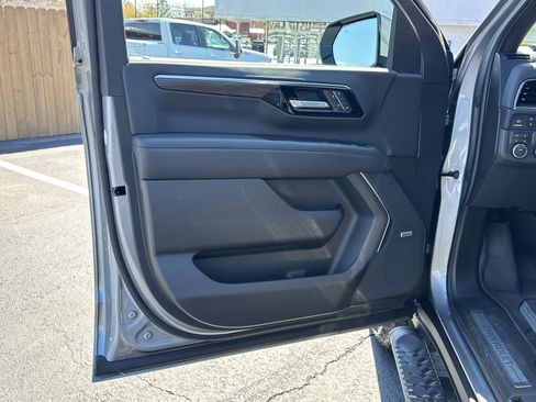 Used 2026 Chevrolet Tahoe Z71 w/ Comfort Package image 10