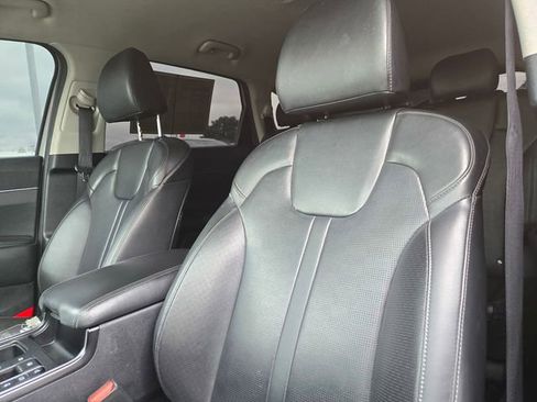 Certified 2024 Kia Sorento S FWD image 13