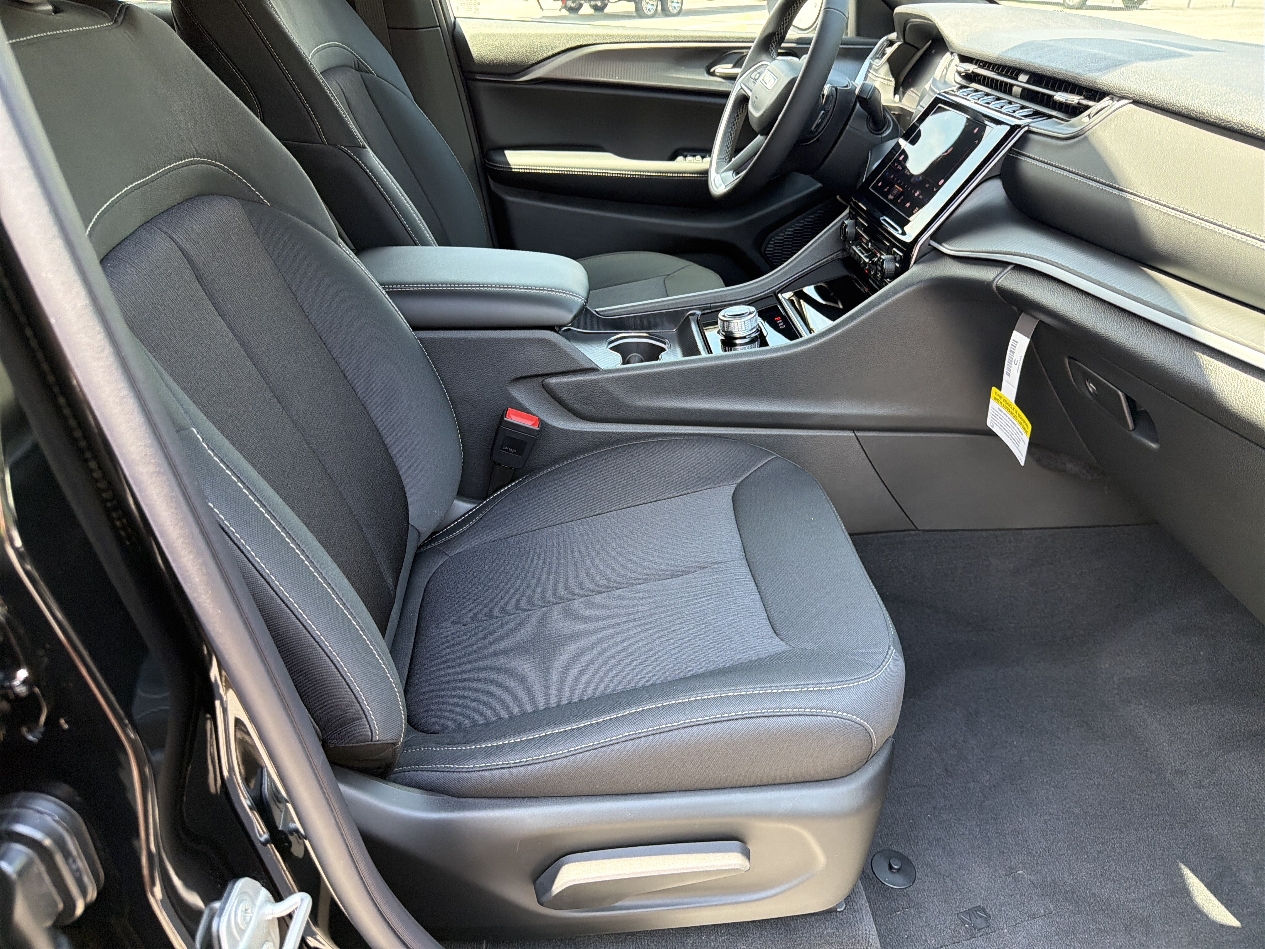 New 2026 Jeep Grand Cherokee Laredo RWD image 16