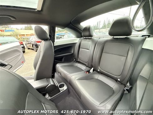 Used 2013 Volkswagen Beetle TDI image 20