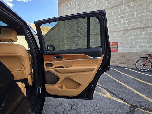 Used 2022 Jeep Grand Cherokee L Summit AWD/4WD image 36