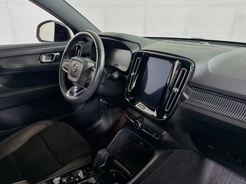 Used 2021 Volvo XC40 T5 R-Design w/ Protection Package Premier image 28
