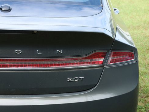 Used 2017 Lincoln MKZ Premiere image 11